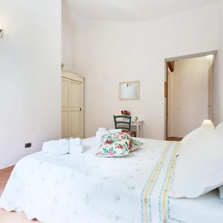 Bed & Breakfast La Vela Chia